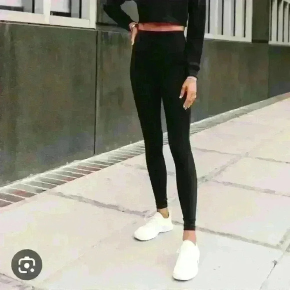 Lulus high waisted black leggings size med - Picture 2 of 7